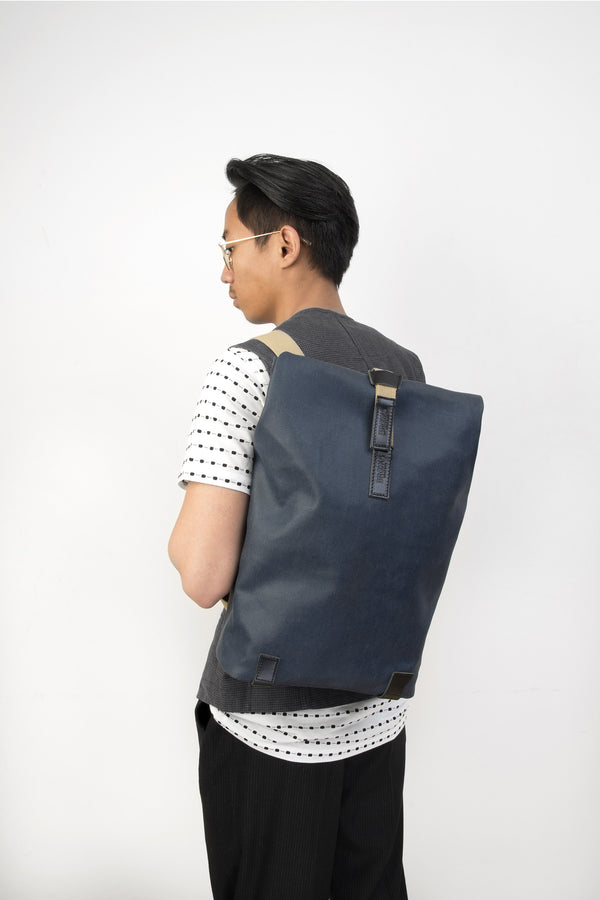 Brooks England | Pickwick Small (12Lt) Backpack Dark Blue - Concrete