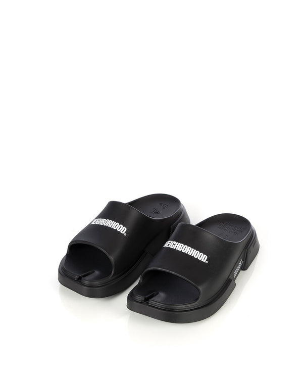 NEIGHBORHOOD | x Paes Slides Black - Concrete