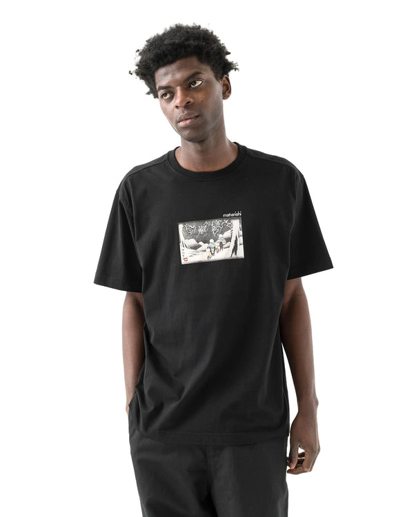 maharishi | Travellers In Snow T-Shirt Black - Concrete