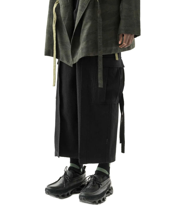 maharishi | Recycled Wool Cargo Cropped Hakema Black - Concrete