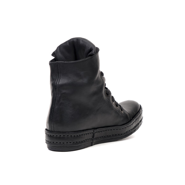 James Kearns 8Hole Waxed Black - Concrete